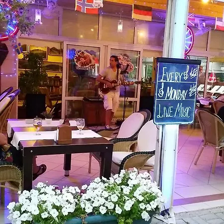 Lejlighedshotel Ada-1 3*