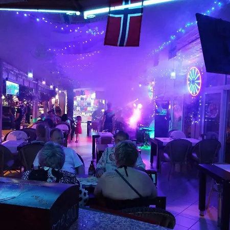 Ada-1 アパートホテル